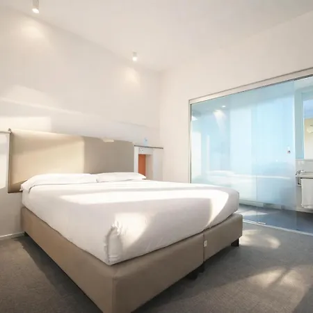 Hotiday Vittoria Hotel 4*